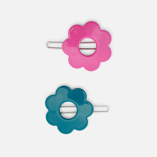 Girl pair of flower barrettes